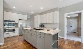 43949 BRUCETON MILLS Cir, Ashburn, VA 20147