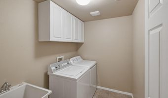 914 Oakmont Lp NE, Albany, OR 97322