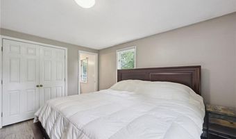 35 Old Town Trl, Narragansett, RI 02882