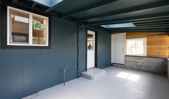207 N MAPLE St, Bingen, WA 98605