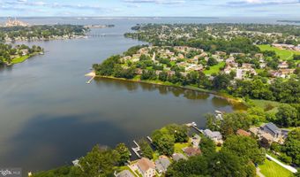 7580 BEACH Dr, Pasadena, MD 21122