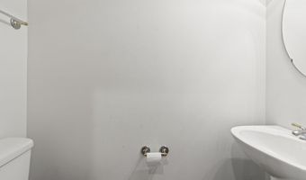 2004 GOLDEN MORNING Dr 30, Bowie, MD 20721