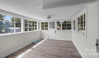 10729 N Main St, Archdale, NC 27263