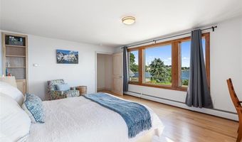 10 Blanding Ave, Barrington, RI 02806