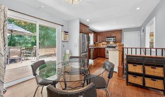 124 Vlasis Dr, Ballwin, MO 63011
