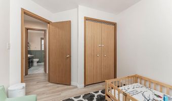 2105 E Sylvan Cir, Brandon, SD 57005