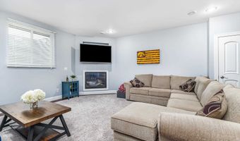 3302 Brook Holw, Asbury, IA 52002