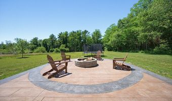 1479 Main St, Acushnet, MA 02743