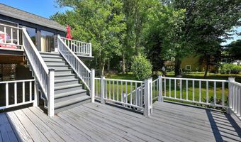 11 Ark Rd, Branford, CT 06405