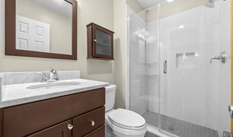 6645 MEDINAH Ln, Alexandria, VA 22312