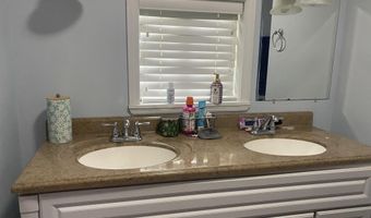 407 W Main St, Blue Mountain, MS 38610