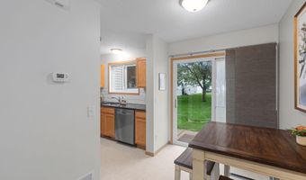 15548 Flyboat Ln, Apple Valley, MN 55124