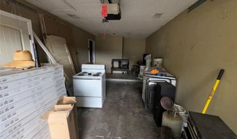 412 7th St, Barling, AR 72923
