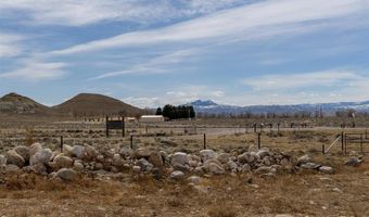 5 Cowboy Dr, Clark, WY 82435