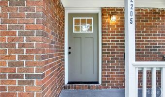 2205 Iowa St, Savannah, GA 31404