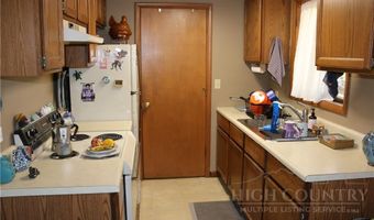 31 Maple Dr B, Banner Elk, NC 28604