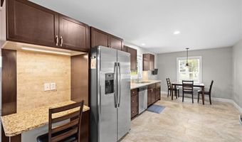 5701 Marine Rd, Alhambra, IL 62001