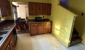2901 Fernwood Ave, Alton, IL 62002