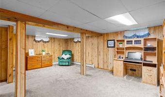 72 Windsor Park Dr, Coventry, RI 02816