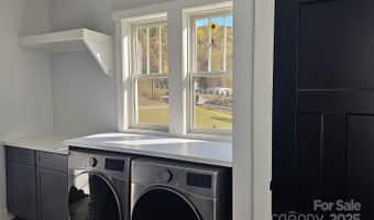 565 School Rd, Asheville, NC 28803