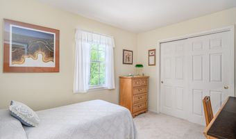 3 Red Barn Ln, Brookfield, CT 06804