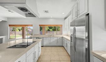 2721 W TULSA St, Chandler, AZ 85224