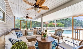 176 Jule St, Apalachicola, FL 32320