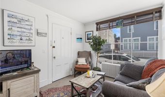27 Franklin St, Newport, RI 02840