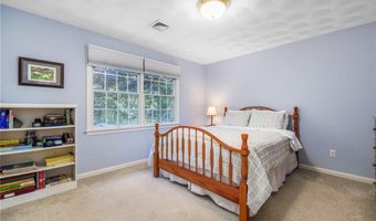 11 Prides Crossing Ln, North Kingstown, RI 02874