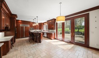 875 Cascades Dr, Aurora, OH 44202