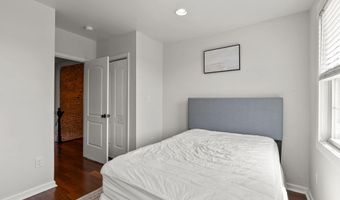 330 S CLINTON St, Baltimore, MD 21224