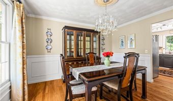 123 Country Hill Ln, North Kingstown, RI 02852