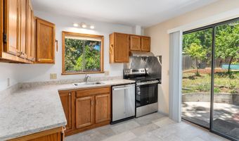 210 W FRANKLIN St, Bingen, WA 98605