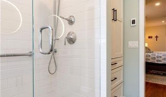 155 Oakdale Rd, North Kingstown, RI 02852