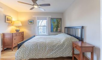 28 Mountainview Ave, Bangor, ME 04401