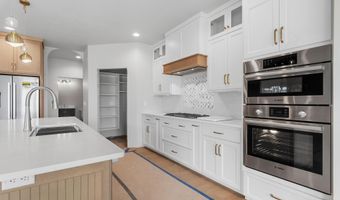266 E SWEETWATER Way, Appleton, WI 54913
