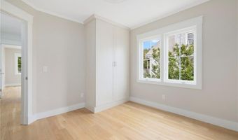 104 Second St, Newport, RI 02840