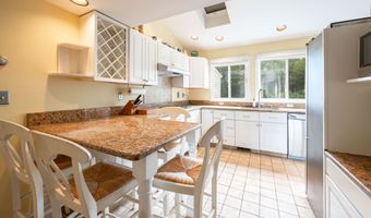 117 Long Meadow Hill Rd, Brookfield, CT 06804