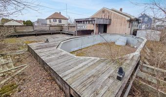 54 Slocum St, Acushnet, MA 02743
