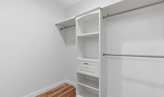 309 W Locust St, Aurora, MO 65605