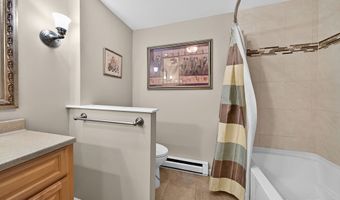 2 Spice Bush Ln, Branford, CT 06405