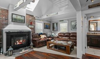 21 Slocum St, Newport, RI 02840