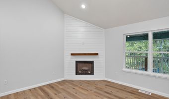 100 Northview Ter, Ash Grove, MO 65604