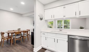 718 N Tamarac Blvd, Addison, IL 60101