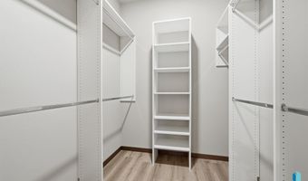 2822 E Hazelnut St, Brandon, SD 57005