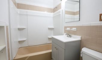 1 Camelot Dr Apt 2, Bloomfield, CT 06002