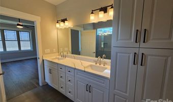 16 Craftsman Overlook Rdg 27, Arden, NC 28704