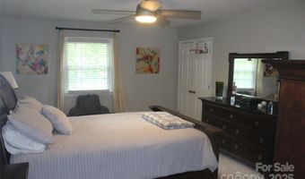 1322 E Barden Rd, Charlotte, NC 28226