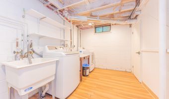 641 Louise Dr, Ann Arbor, MI 48103