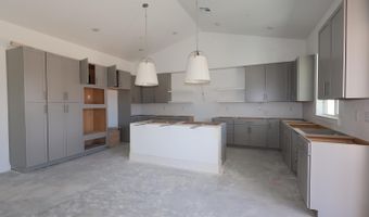 17055 Ta-Wan-Ka Rd, Apple Valley, CA 92307
